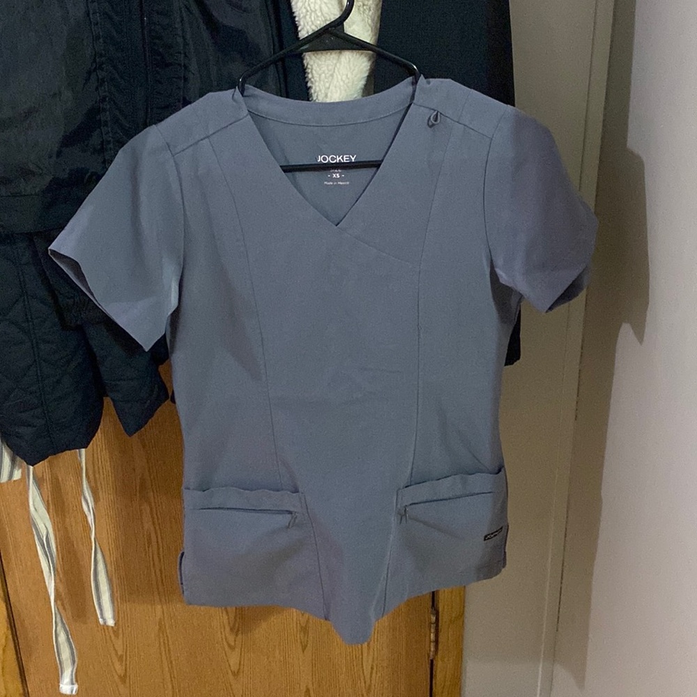 Grey xs jockey scrub top